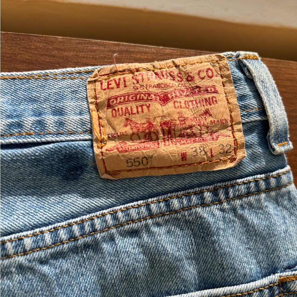 Levi Shorts - Picture 4 of 4